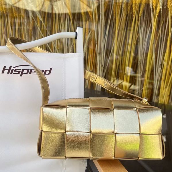 new designer handbag ladies underarm bag small brick cassets fashion shoulder bag cow leather braided tot bag luxury crossbody bag braided h
new designer handbag ladies underarm bag small brick cassets fashion shoulder bag cow leather braided tot bag luxury crossbody bag braided h