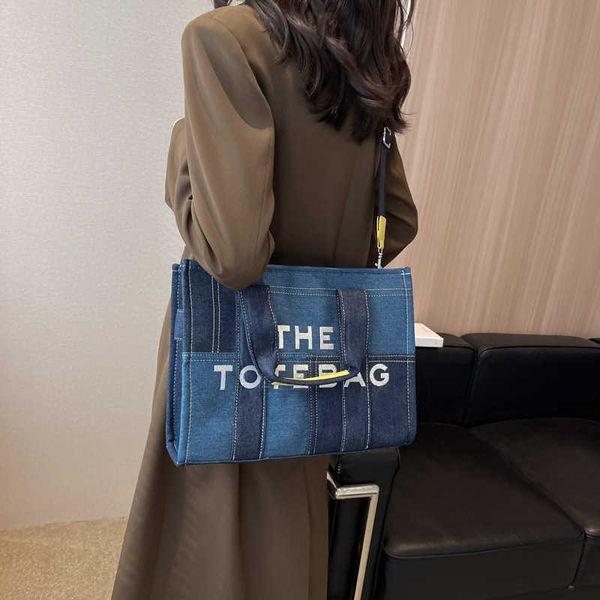 large-capacity tote bag 2 the new fashion trend of the year 23 the totebag shoulder messenger bag for women
large-capacity tote bag 2 the new fashion trend of the year 23 the totebag shoulder messenger bag for women