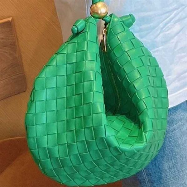 designer bottegas bags venetas 2023 new golden ball woven jodie handbag leather single shoulder underarm women's cloud dumplings q5yn a
designer bottegas bags venetas 2023 new golden ball woven jodie handbag leather single shoulder underarm women's cloud dumplings q5yn a