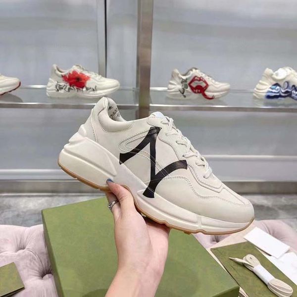 classic casual shoes womens lip print sneakers ivory leather specially treated to create retro vintage effect rubber sole strap box 35-44
classic casual shoes womens lip print sneakers ivory leather specially treated to create retro vintage effect rubber sole strap box 35-44