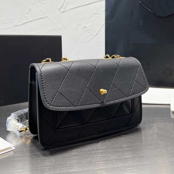 fashion designer bag cc shoulder bags designers handbag chain messenger bag clutch flap wallet check thread purse double letters solid hasp
fashion designer bag cc shoulder bags designers handbag chain messenger bag clutch flap wallet check thread purse double letters solid hasp