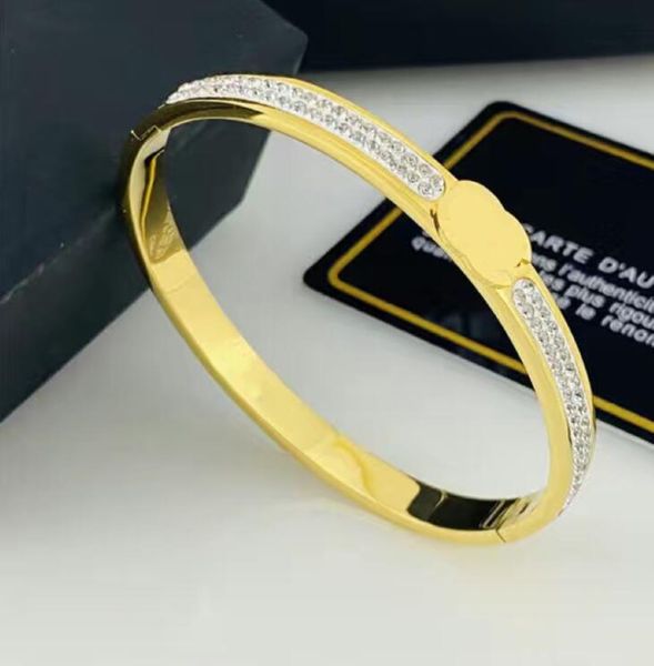 designer classics bracelet for full diamond gold letters brand bracelets gifts mens women stainless stee love bracelets hip-hop jewelry, Golden;silver
designer classics bracelet for full diamond gold letters brand bracelets gifts mens women stainless stee love bracelets hip-hop jewelry, Golden;silver