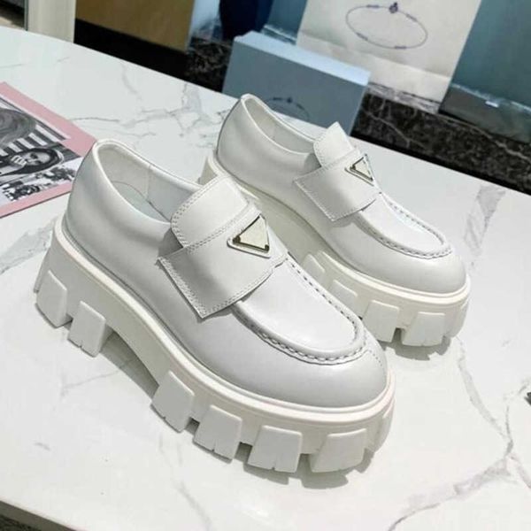 luxury designer shoe men women casual monolith triangle black leather shoes increase platform sneakers cloudbust classic comfortable
luxury designer shoe men women casual monolith triangle black leather shoes increase platform sneakers cloudbust classic comfortable
