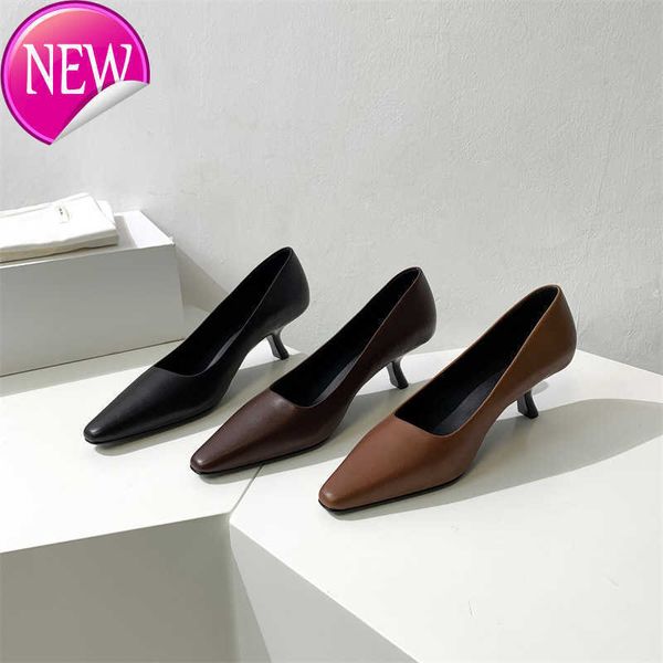 pure original the row cowhide elegant cat heel thin heel high heel women's single shoes pointed toe shallow mouth single shoes women, Black
pure original the row cowhide elegant cat heel thin heel high heel women's single shoes pointed toe shallow mouth single shoes women, Black