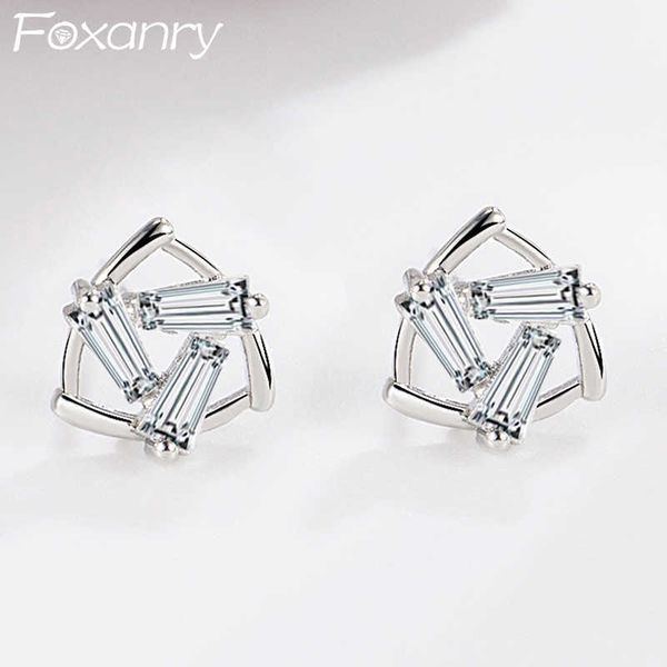 charm anry prevent allergy zircons d earrings for women couples fashion creative hollow geometric handmade party jewelry gifts l230315, Golden
charm anry prevent allergy zircons d earrings for women couples fashion creative hollow geometric handmade party jewelry gifts l230315, Golden