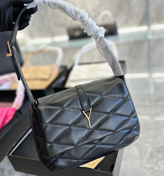 cosmetic bags cases designer womens shoulder bags fashion handbags casual soft underarm bag women classic pattern handbag elegant lady styli
cosmetic bags cases designer womens shoulder bags fashion handbags casual soft underarm bag women classic pattern handbag elegant lady styli