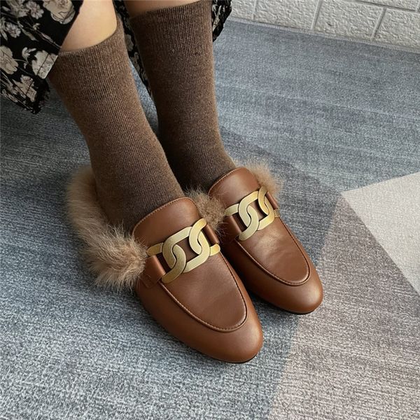 2023 autumn and winter womens shoes flat wool shoes leather wool slippers muller baotou half slippers outdoor slippers, Red;white
2023 autumn and winter womens shoes flat wool shoes leather wool slippers muller baotou half slippers outdoor slippers, Red;white