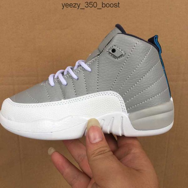 2021 classic 12 vii gym red basketball boots children boy girl kid youth sports shoes sneaker size eur28-35 1u2g, Black
2021 classic 12 vii gym red basketball boots children boy girl kid youth sports shoes sneaker size eur28-35 1u2g, Black