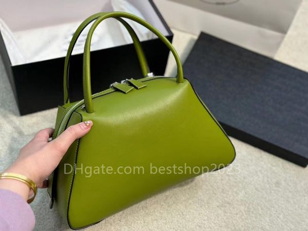 luxury fashion ladies bag shoulder bag crossbody handbag bag banquet daily with green/white/brown/black size 32*18cm
luxury fashion ladies bag shoulder bag crossbody handbag bag banquet daily with green/white/brown/black size 32*18cm