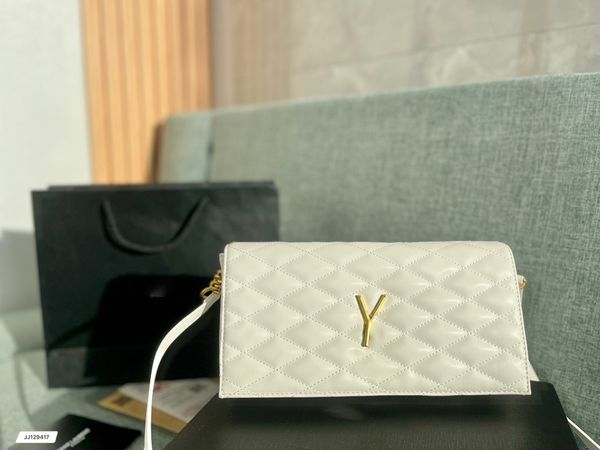 luxury underarm messenger bag sunset bag fashion flip bag leisure fashion bag women's designer hardware logo handbag women's shoul
luxury underarm messenger bag sunset bag fashion flip bag leisure fashion bag women's designer hardware logo handbag women's shoul