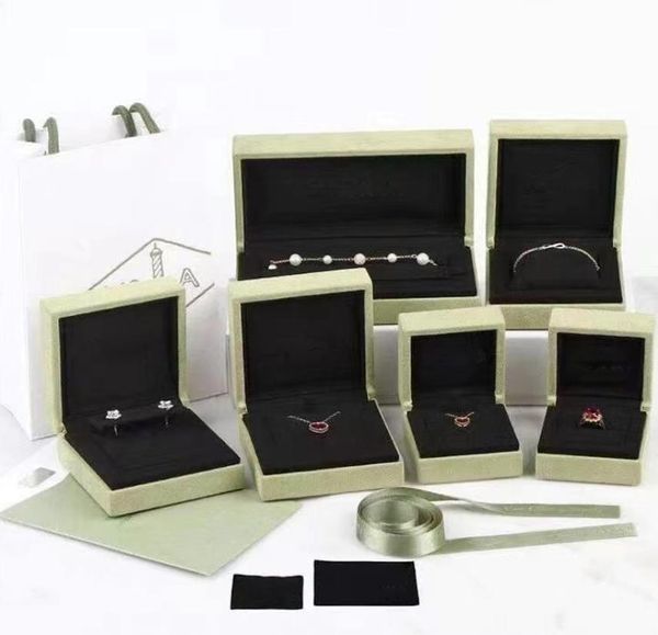 classic brand nice quality design double ring box exquisite pendant necklace jewelry gift display packaging case9790079, Black;white
classic brand nice quality design double ring box exquisite pendant necklace jewelry gift display packaging case9790079, Black;white