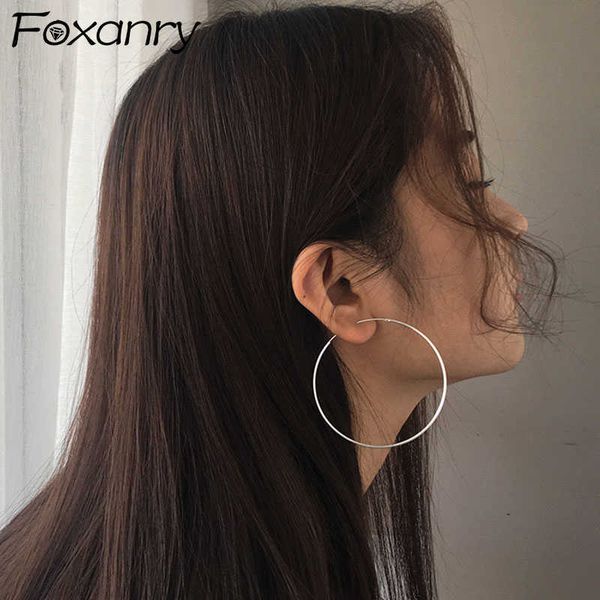 charm anry prevent allergy silver color hoop earrings for women geometric accessories new trend elegant circle party jewelry l230315, Golden
charm anry prevent allergy silver color hoop earrings for women geometric accessories new trend elegant circle party jewelry l230315, Golden