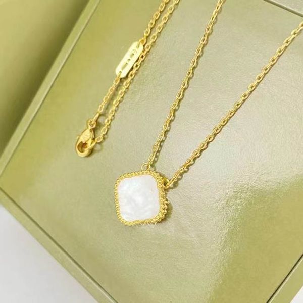luxury clover pendant necklaces flower earring designer van stud woman fashion bracelet jewelry women cjeweler 45212, Silver
luxury clover pendant necklaces flower earring designer van stud woman fashion bracelet jewelry women cjeweler 45212, Silver