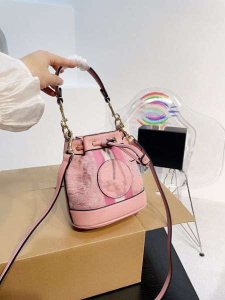 fashion women bag large capacity shoulder bag designer binding bucket bag metal hook cowhide real leather canvas messenger bag
fashion women bag large capacity shoulder bag designer binding bucket bag metal hook cowhide real leather canvas messenger bag