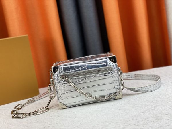 m44735 mini soft trunk designer men women bag canvas embossed print genuine calf-leather chain box cross-body shoulderbag purse handbag clut
m44735 mini soft trunk designer men women bag canvas embossed print genuine calf-leather chain box cross-body shoulderbag purse handbag clut