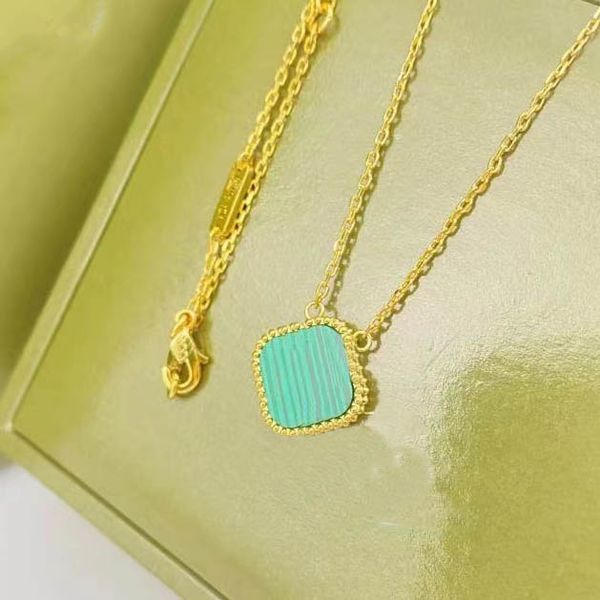 luxury clover pendant necklaces flower earring designer van stud woman fashion bracelet jewelry women cjeweler 4424, Silver
luxury clover pendant necklaces flower earring designer van stud woman fashion bracelet jewelry women cjeweler 4424, Silver