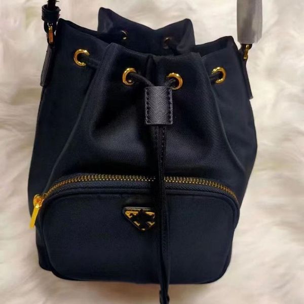 2021 fashion classic one-shoulder messenger bag ladies high-quality designer brand quality111
2021 fashion classic one-shoulder messenger bag ladies high-quality designer brand quality111