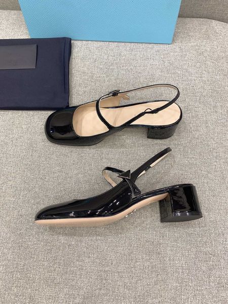 early spring sandals pointed single shoe with slipper cat heel bow patent leather stiletto heel chain temperament lady mary jane diamond, Black
early spring sandals pointed single shoe with slipper cat heel bow patent leather stiletto heel chain temperament lady mary jane diamond, Black