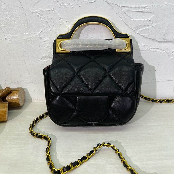 metal handheld mini cute women shoulder bag lambskin leather quilted luxurys handbags classic flap passport holders crossbody designer bag c
metal handheld mini cute women shoulder bag lambskin leather quilted luxurys handbags classic flap passport holders crossbody designer bag c