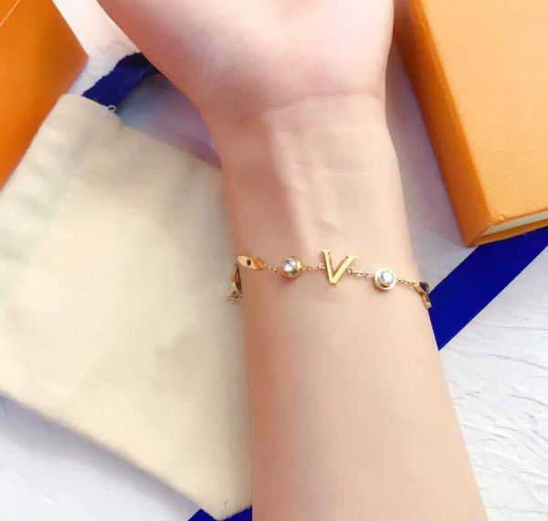 fashion brand bracelets women bangle wristband cuff chain designer letter jewelry crystal 18k gold plated stainless steel wedding lovers gif, Golden;silver
fashion brand bracelets women bangle wristband cuff chain designer letter jewelry crystal 18k gold plated stainless steel wedding lovers gif, Golden;silver