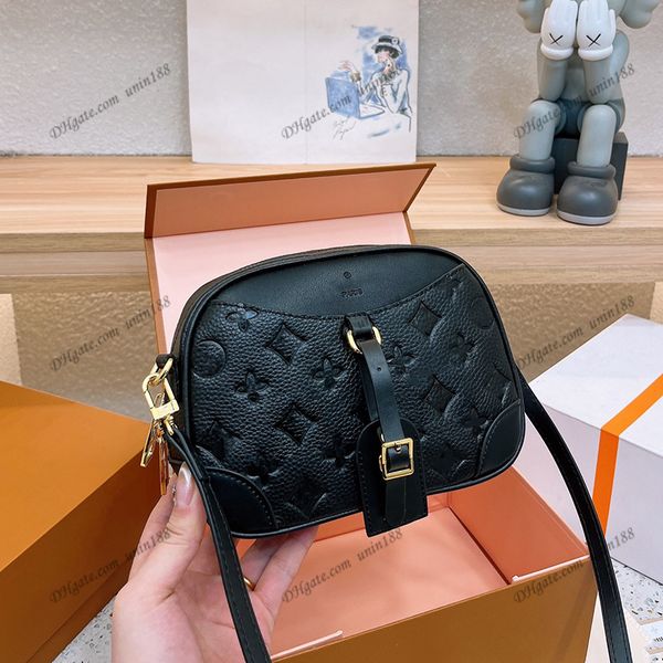 23 women shoulde bags subaxillary bag glossy leather diagonal crossbody bag for ladies designer handbags card holder sports outdoor
23 women shoulde bags subaxillary bag glossy leather diagonal crossbody bag for ladies designer handbags card holder sports outdoor