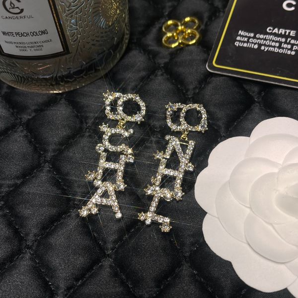 fashion letter full diamond earring exquisite charm design senior earrings designer jewelry accessories young art style classic, Golden
fashion letter full diamond earring exquisite charm design senior earrings designer jewelry accessories young art style classic, Golden