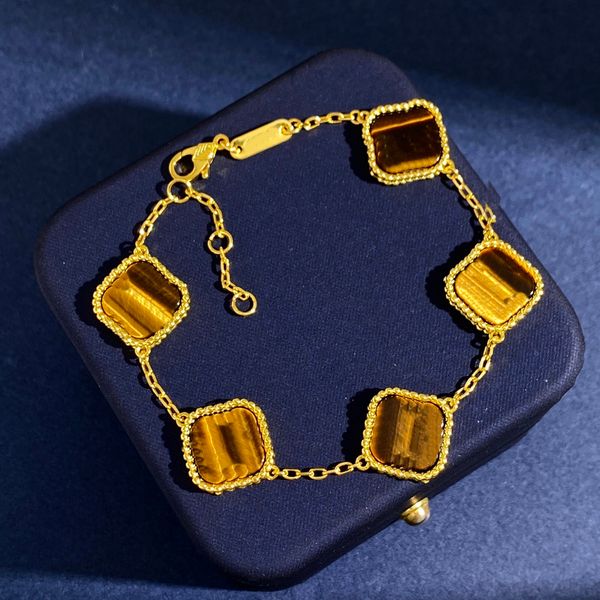 luxury clover pendant necklaces flower earring designer van stud woman fashion bracelet jewelry women cjeweler ilpl, Silver
luxury clover pendant necklaces flower earring designer van stud woman fashion bracelet jewelry women cjeweler ilpl, Silver