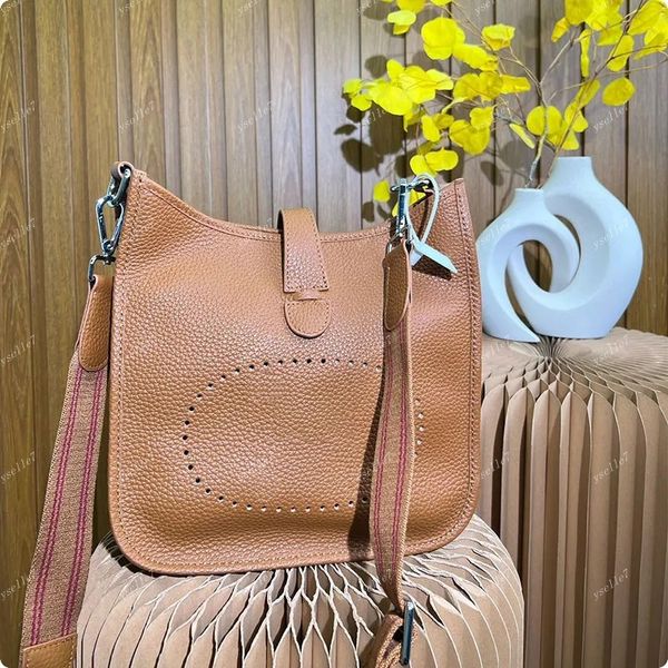 women shoulder bag women handbag crossbody purse fashion letter hollow out genuine leather removable shoulder strap hasp lady tote bags clut
women shoulder bag women handbag crossbody purse fashion letter hollow out genuine leather removable shoulder strap hasp lady tote bags clut