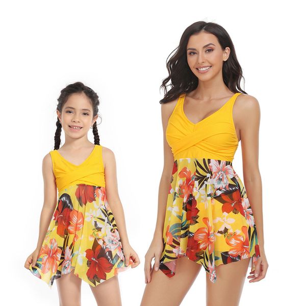 mother and daughter swimwear family matching swimsuit mommy and me bathing suits two-pieces falbala bikini set
mother and daughter swimwear family matching swimsuit mommy and me bathing suits two-pieces falbala bikini set