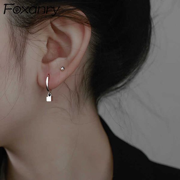 charm anry prevent allergy silver color hoop earrings 2021 trendy simple solid geometric pendant party jewelry ears buckle l230315, Golden
charm anry prevent allergy silver color hoop earrings 2021 trendy simple solid geometric pendant party jewelry ears buckle l230315, Golden