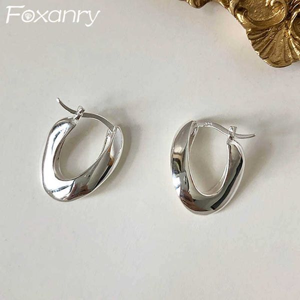 charm anry prevent allergy silver color earrings for women couple new fashion simple geometric handmade birthday party jewelry gift l230315, Golden
charm anry prevent allergy silver color earrings for women couple new fashion simple geometric handmade birthday party jewelry gift l230315, Golden
