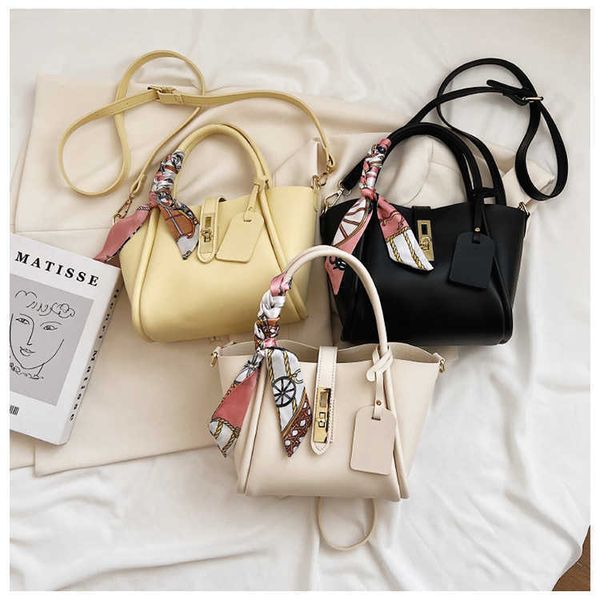 new female handbags new silk scarf crossbody bags fashion large capacity shoulder bags designer brand purse and bags 230308
new female handbags new silk scarf crossbody bags fashion large capacity shoulder bags designer brand purse and bags 230308