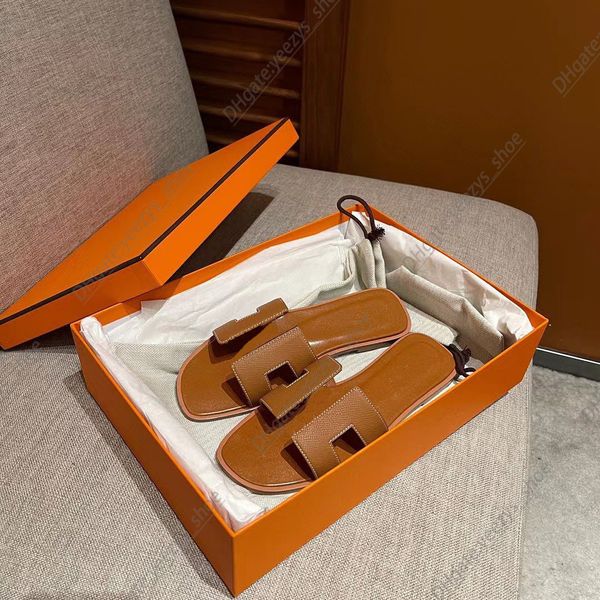 shoes designer luxury man woman slipper calfskin confort leather flat oran slide fashion and individuality outdoor summer beach sandal h let, Black
shoes designer luxury man woman slipper calfskin confort leather flat oran slide fashion and individuality outdoor summer beach sandal h let, Black