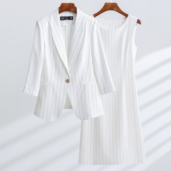 women's suits blazers lenshin 2 piece striped set formal dress suit office lady women autunm business half sleeve blazer and sleeveless, White;black
women's suits blazers lenshin 2 piece striped set formal dress suit office lady women autunm business half sleeve blazer and sleeveless, White;black
