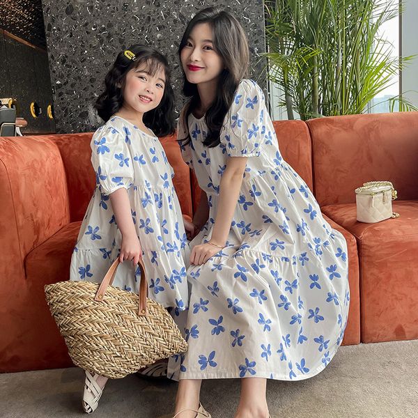 family matching outfits printed mother and daughter dress summer loose long skirt female girl family matching clothing family clothing baby, Blue
family matching outfits printed mother and daughter dress summer loose long skirt female girl family matching clothing family clothing baby, Blue