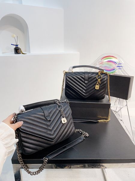 fashion women bag v shaped check shoulder bag large capacity designer metal buckle logo flap leather cross body bag
fashion women bag v shaped check shoulder bag large capacity designer metal buckle logo flap leather cross body bag