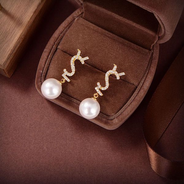 oversized plump pearl dangle charm full diamonds luxury dedicate earrings for lady geometry letter design ear stud, Golden
oversized plump pearl dangle charm full diamonds luxury dedicate earrings for lady geometry letter design ear stud, Golden