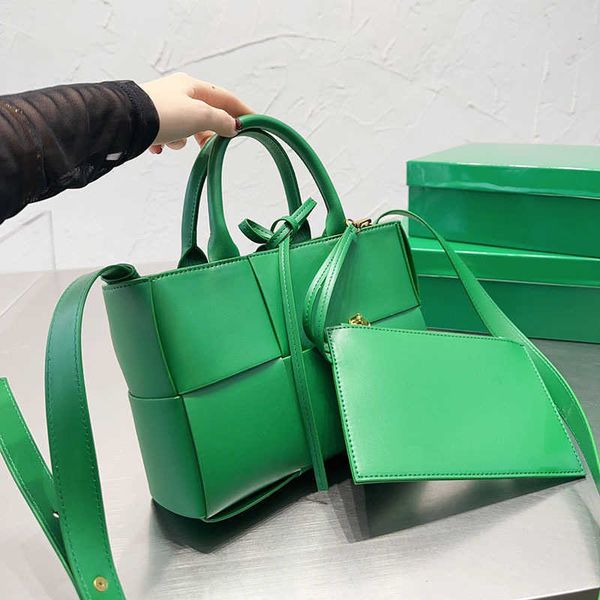 7 colors weave designer bag totes women designer tote bag with wallet shoulder tote bag woman luxury handbags fashion knitting shopping bag
7 colors weave designer bag totes women designer tote bag with wallet shoulder tote bag woman luxury handbags fashion knitting shopping bag