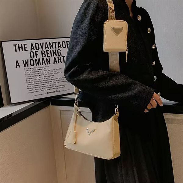 bobo yi downhigh tote shoulder bags quality re-edition 2005 messenger purses bag luxury nylon handbag for womens mens wallet triangle sign c
bobo yi downhigh tote shoulder bags quality re-edition 2005 messenger purses bag luxury nylon handbag for womens mens wallet triangle sign c