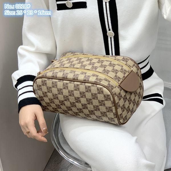 Outlet factory ladies shoulder bags 4 colors lightweight waterproof leather storage handbag portable travel double zipper classic printed cosmetic bag 0218#, Khaki
Outlet factory ladies shoulder bags 4 colors lightweight waterproof leather storage handbag portable travel double zipper classic printed cosmetic bag 0218#, Khaki