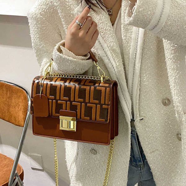embossed designer bags shoulder bag women classic print handbags square chain bag messenger chain portable high-capacity lady crossbody purs
embossed designer bags shoulder bag women classic print handbags square chain bag messenger chain portable high-capacity lady crossbody purs