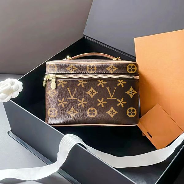 fashion m41178 nice bb vanity bag luxury tote handbag women designer wash pouch make up louiseity man wallets viutonity makeup toilet should
fashion m41178 nice bb vanity bag luxury tote handbag women designer wash pouch make up louiseity man wallets viutonity makeup toilet should