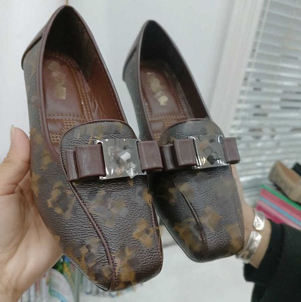 women loafers luxury designer girl's driving shoes monograms flats tennis sneakers fashion metal buckle peas shoe and classic women lad, Black
women loafers luxury designer girl's driving shoes monograms flats tennis sneakers fashion metal buckle peas shoe and classic women lad, Black