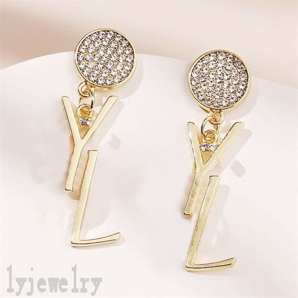 letter shape luxury womens stud diamond earrings for men special style slender engagement iced out elegant orecchini cjeweler designer earin, Golden;silver
letter shape luxury womens stud diamond earrings for men special style slender engagement iced out elegant orecchini cjeweler designer earin, Golden;silver