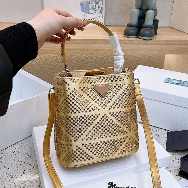 designers classic mini handbags lady crossbody bags italy brand triangle sign rhinestone inlaid silks and satins women shoulder bag tote lux
designers classic mini handbags lady crossbody bags italy brand triangle sign rhinestone inlaid silks and satins women shoulder bag tote lux