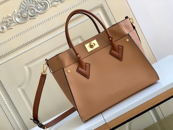 luxuries designers shoulder handbag tote bag designer handle bag togo cowhide real leather black handbag women medium handmade gold lock pur
luxuries designers shoulder handbag tote bag designer handle bag togo cowhide real leather black handbag women medium handmade gold lock pur