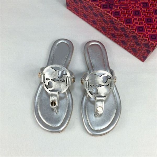 2023 designer brand women slippers summer ladies hollowed out sandals pattern flats flip flops loafer fashion tories slides rubber outdoor b
2023 designer brand women slippers summer ladies hollowed out sandals pattern flats flip flops loafer fashion tories slides rubber outdoor b
