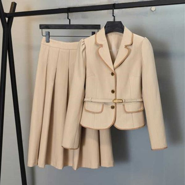 fashion womens suit designer set skirt female autumn new short cardigan coat slim two sets skirts, White
fashion womens suit designer set skirt female autumn new short cardigan coat slim two sets skirts, White