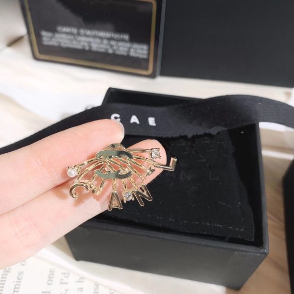 gold plated stud earring designer girl love earrings romantic designer letter charm earrings fashion versatile european brand gift, Golden;silver
gold plated stud earring designer girl love earrings romantic designer letter charm earrings fashion versatile european brand gift, Golden;silver