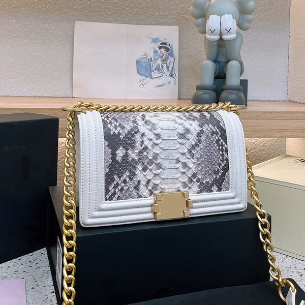 designers classic boy flap shoulder bags france brand genuine leather qulited matelasse serpentine handbag gold metal chain crossbody bag lu
designers classic boy flap shoulder bags france brand genuine leather qulited matelasse serpentine handbag gold metal chain crossbody bag lu